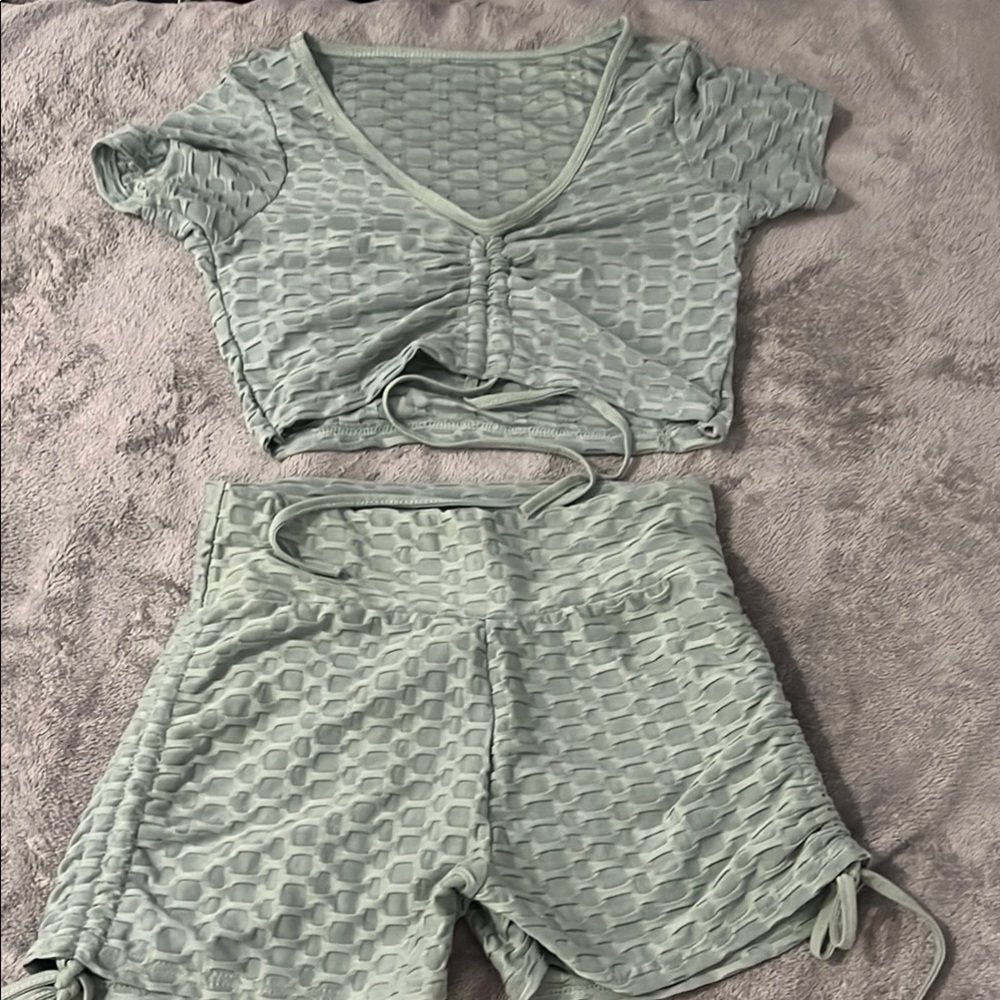 Women's Textured Set in Light Green
